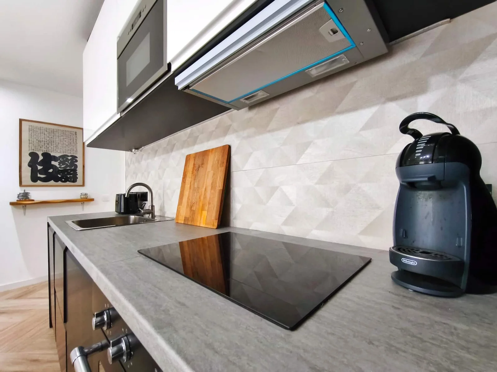 Lo Peix: encimera, placa de cocina y pequeño equipamiento